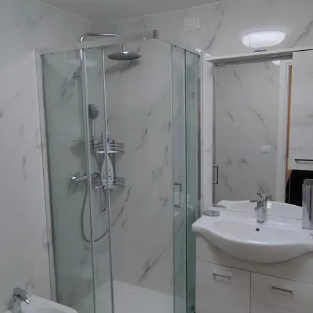 Lorenzo 7hillsroma Couette-café